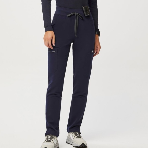 FIGS Scrubs - Yola Skinny Pant - Technical Collection - Picture 2 of 7